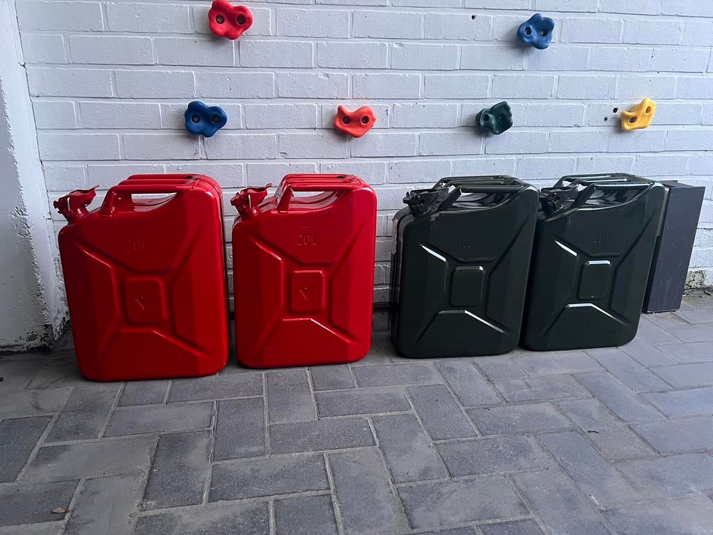 Metalen jerrycans 20 L (4 stuks beschikbaar), Ophalen, Gebruikt