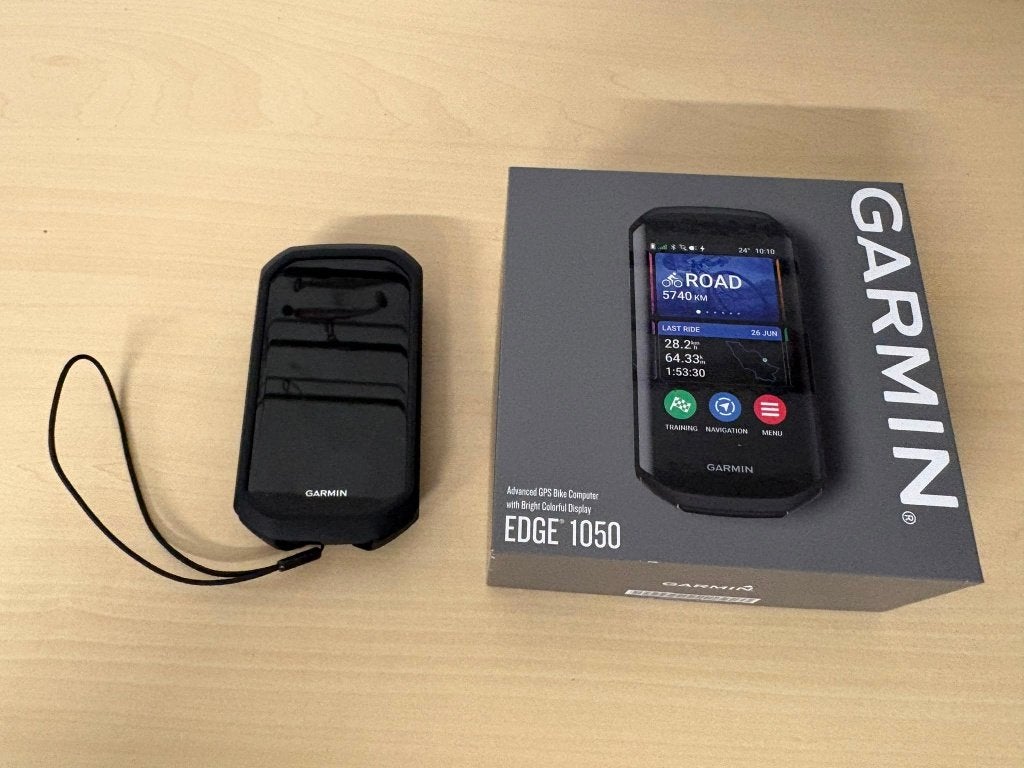 garmin edge 105 + houder en hoesje., Fietsen en Brommers, Fietsaccessoires | Fietscomputers, Ophalen, Draadloos, Nieuw