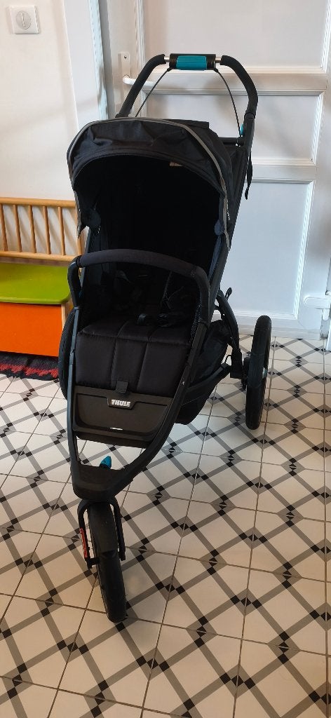 Pousette Thule Urban Glide 2 avec sa nacelle (bassinet), Kinderen en Baby's, Kinderwagens en Combinaties, Zo goed als nieuw, Met reiswieg