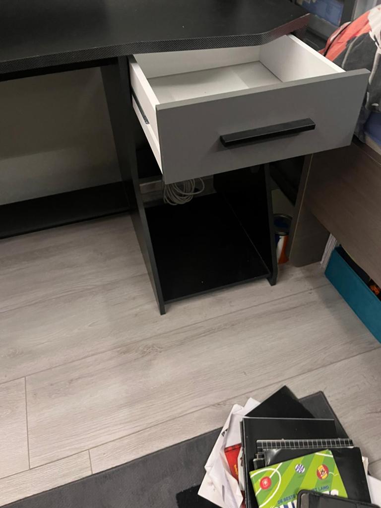 Te koop: leuk game bureau, Enlèvement