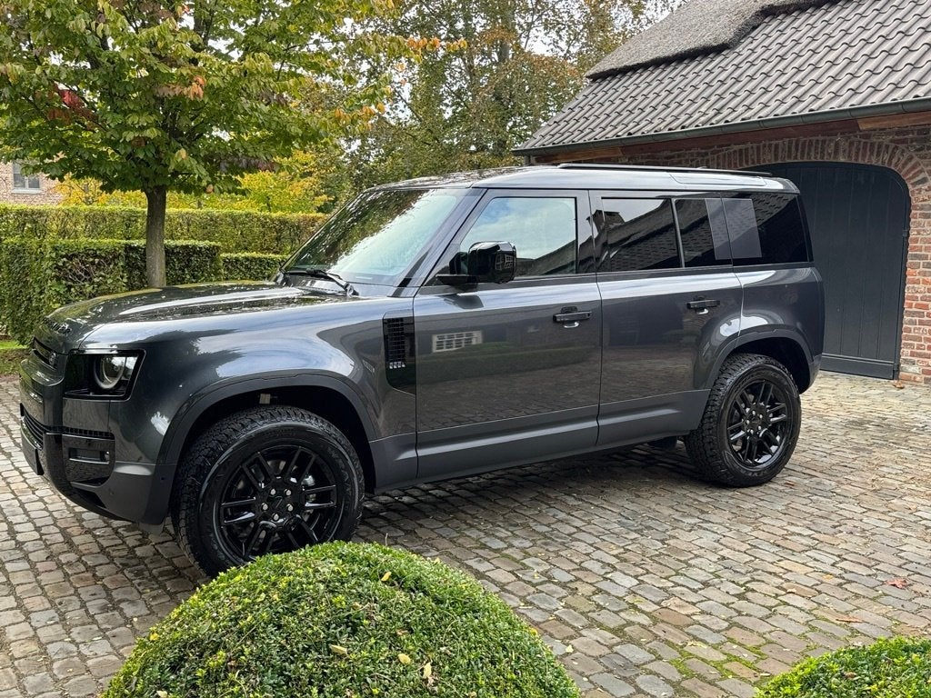 Land Rover Defender 110 LICHTE VRACHT - 3 ZITPL € 66000+BTW, Auto's, Automaat, Dealer onderhouden, https://public.car-pass.be/vhr/49b7387d-ed0d-4e66-83c6-4ceb81dd5ab3