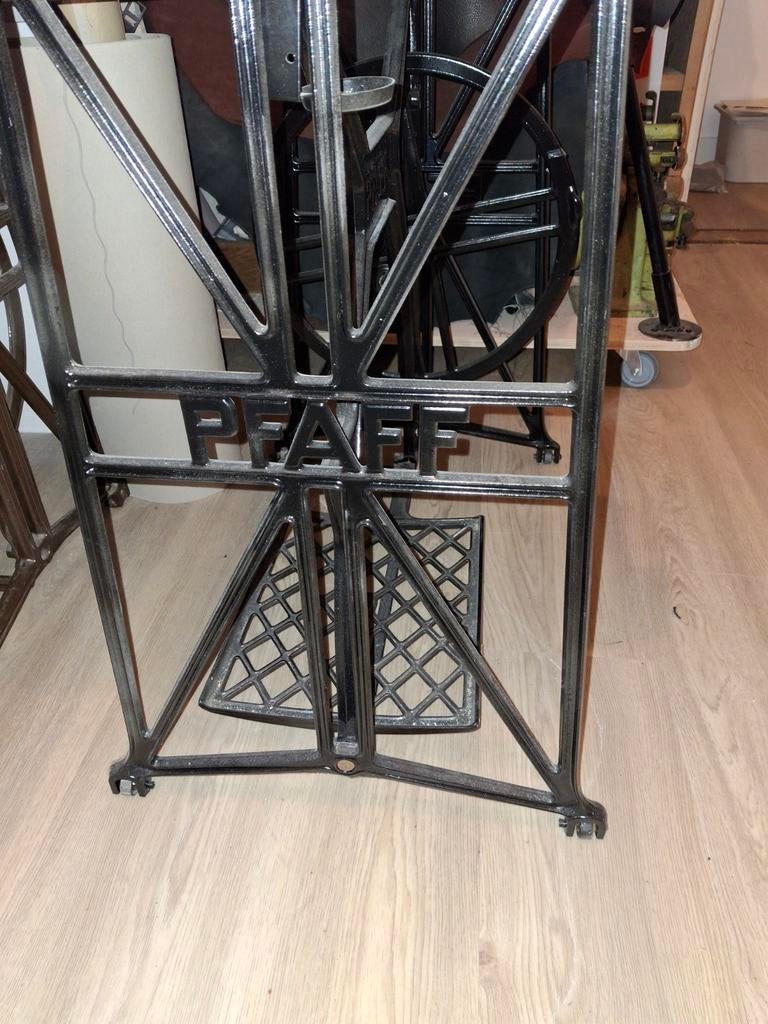 De naaimachine zijn in orde., Enlèvement, Machine à coudre