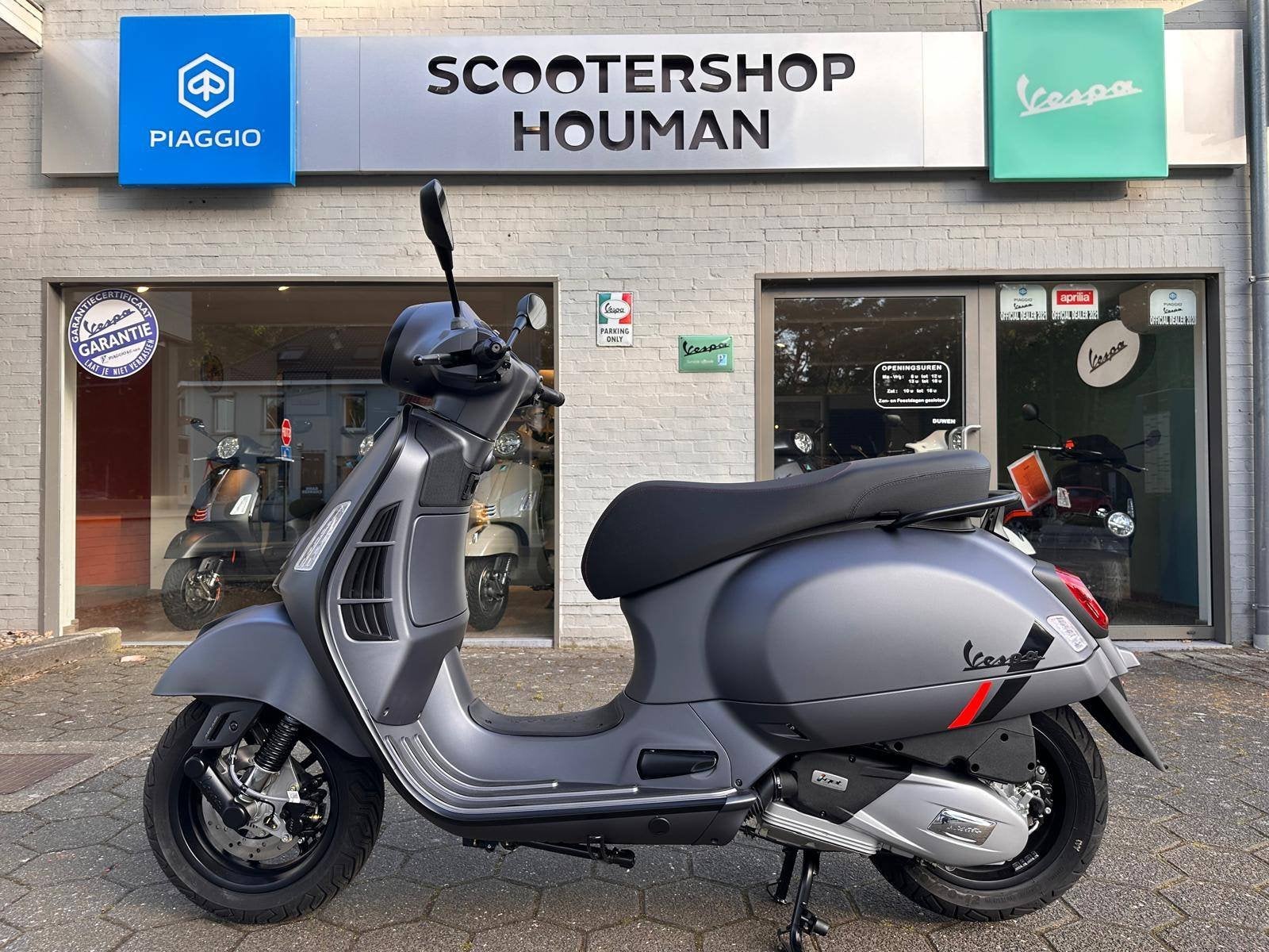 Vespa GTS Super Sport 125cc 80th Grigio Travolgente (nr.36), Nieuw, Benzine, 125 cc, Overige modellen