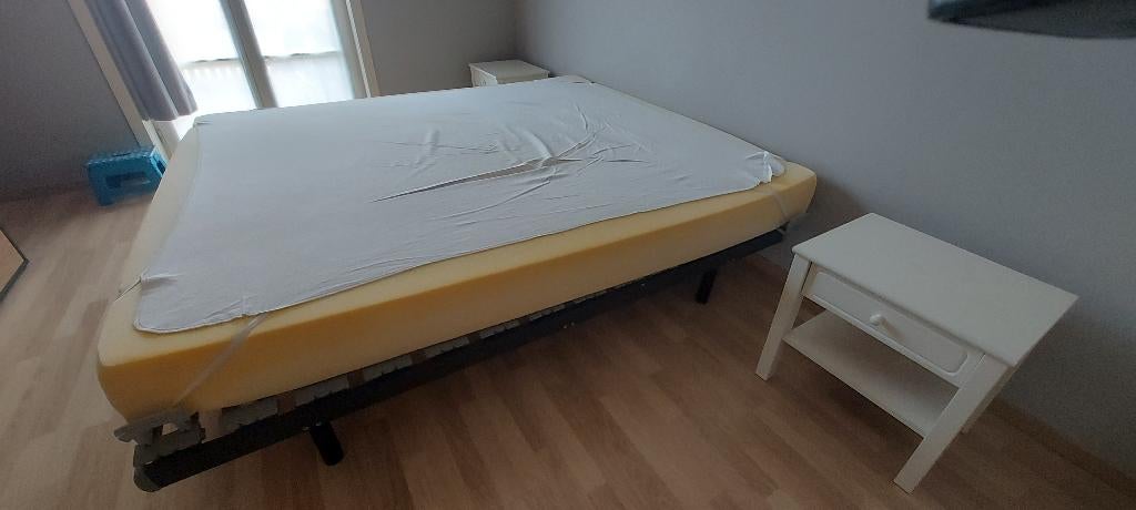 Compleet Bed 180x200: 2 Lattenbodems op poten, Ophalen, Overige materialen, Zwart, Tweepersoons