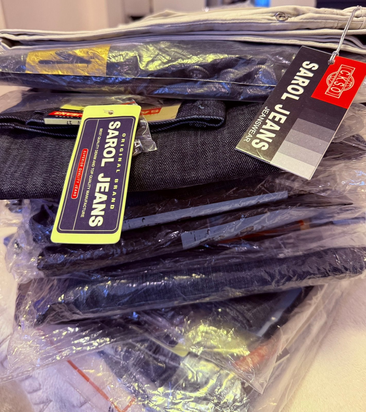 Lot de jeans neufs originaux, de différentes marques et modè, Neuf, Sarol, Autres couleurs, Enlèvement