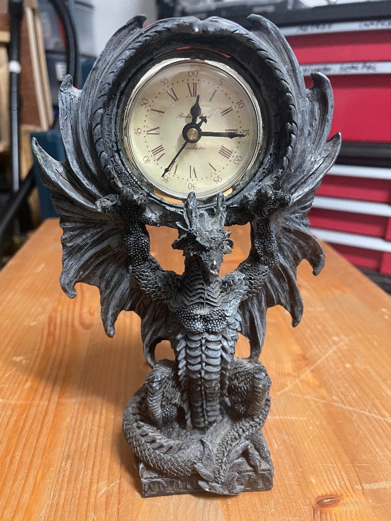 Horloge dragon fantasy gothique, Enlèvement, Comme neuf, Fantasy