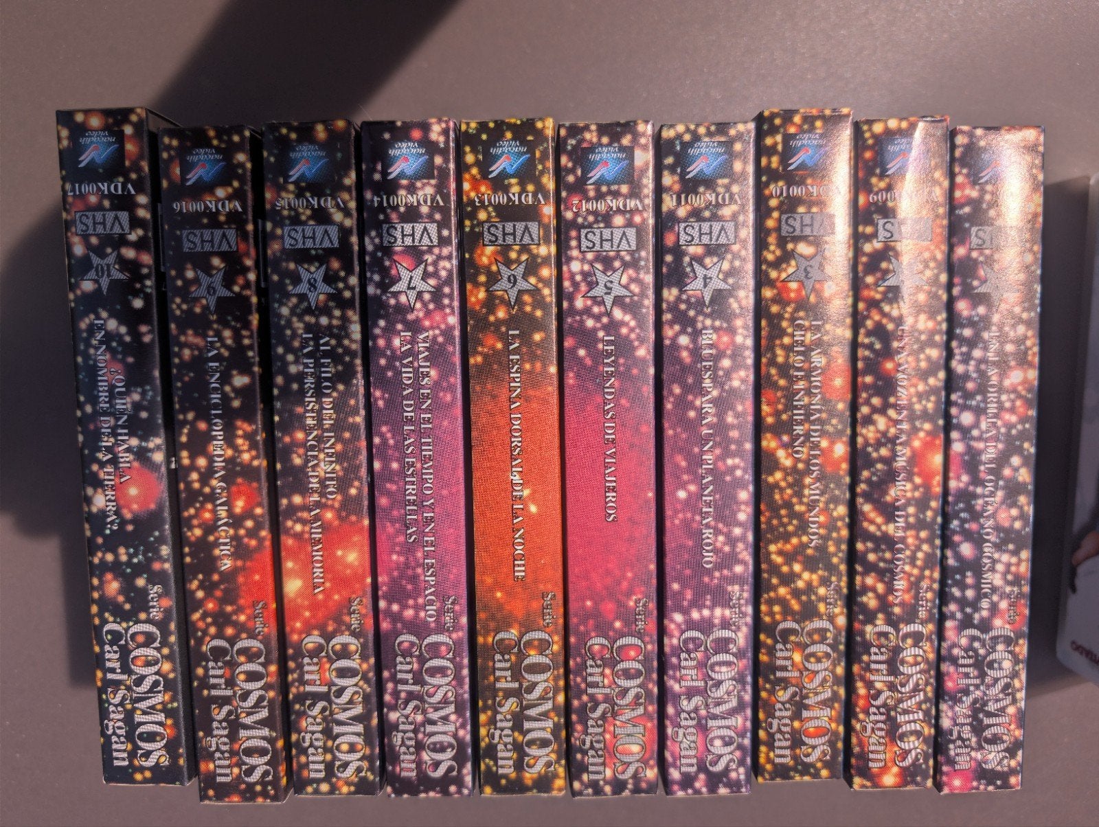 Spaanstalige VHS documentaire  " COSMOS " van Carl Sagan., Cd's en Dvd's, VHS | Documentaire, Tv en Muziek, Spaans, Zo goed als nieuw