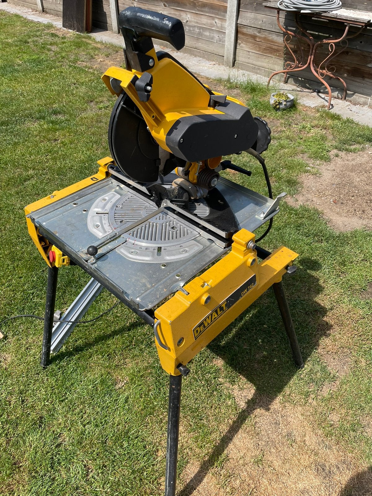 Dewalt tafelzaag, Ophalen, Zo goed als nieuw