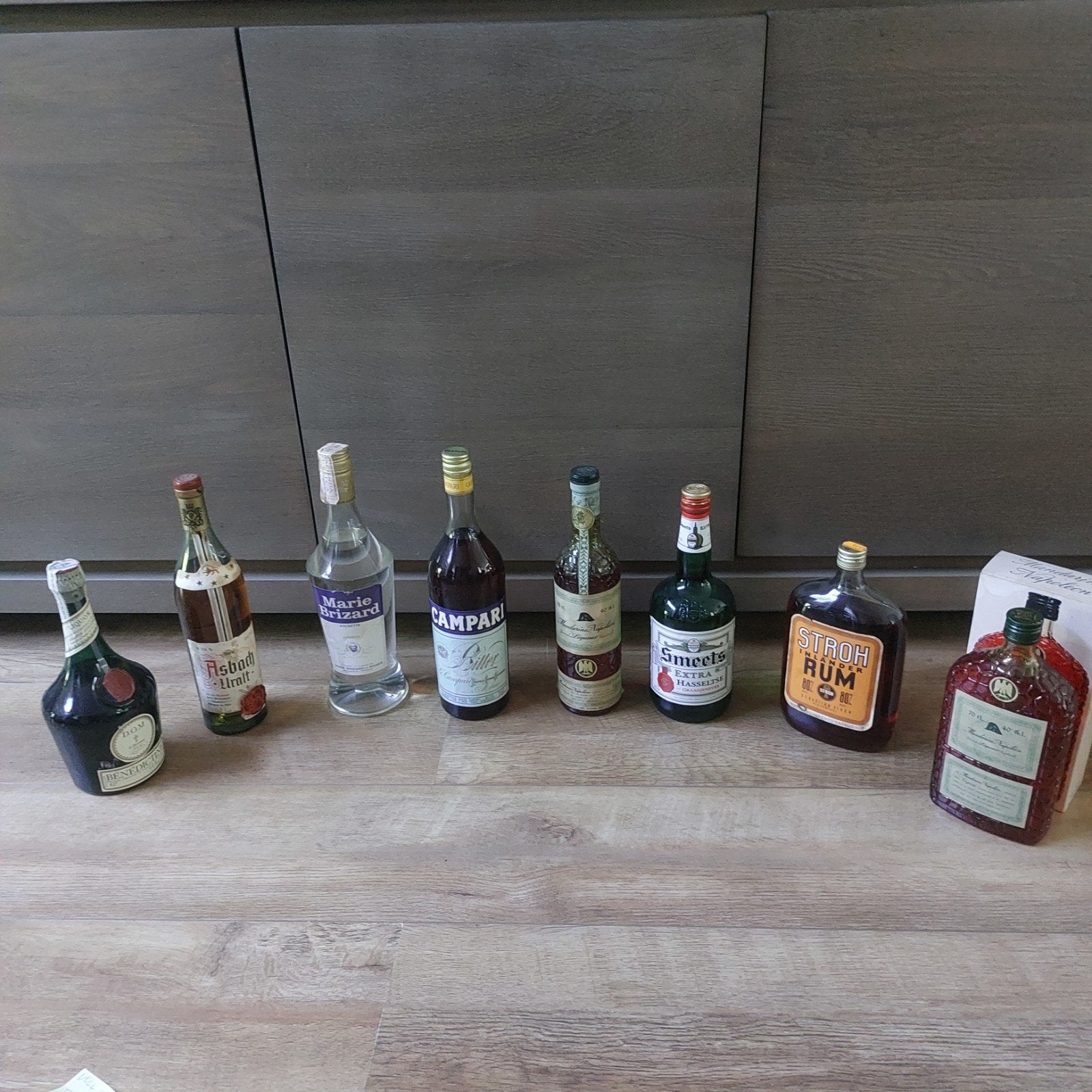 collectie oude flessen, enkel als decoratie, Ophalen, Zo goed als nieuw, Overige typen, Vol
