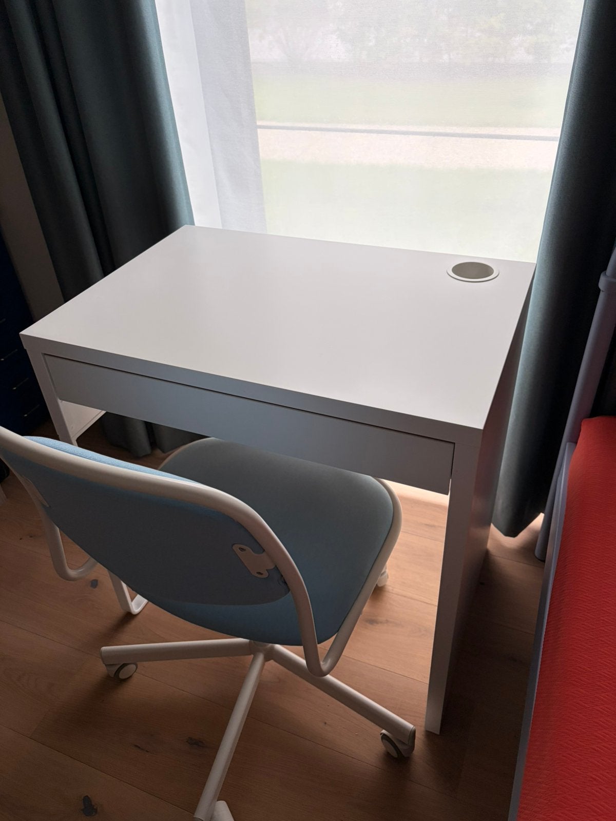 Bureau en bureaustoel, Huis en Inrichting, Ophalen, Met lades, Kinderbureau, Zo goed als nieuw