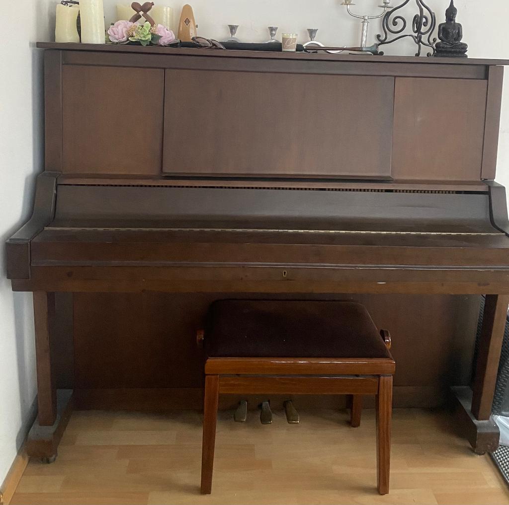 Piano droit 300€, Enlèvement, Utilisé, Brun, Piano