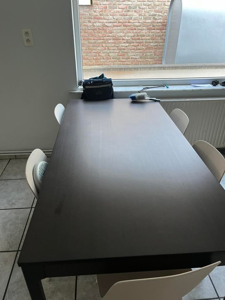 Tables 8 personnes extensibles avec 6 chaises, Enlèvement, Utilisé