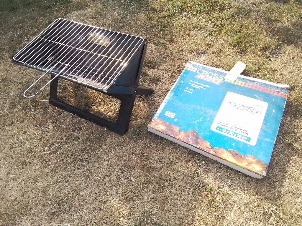 Mini bbq voor houtskool, Ophalen, Gebruikt, Zie foto