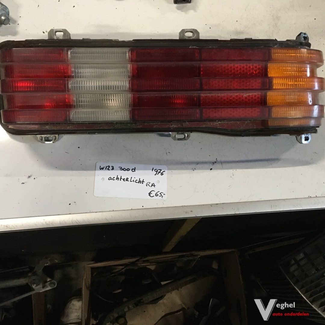 Mercedes W123 3.0 diesel 1976 Achterlicht Rechts, Gebruikt, -, -, Ophalen of Verzenden