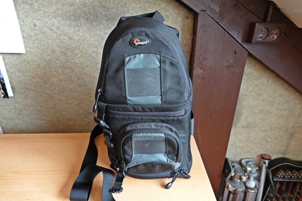 Lowepro AW100 slingshot fotoapparatuur / video tas / rugzak, Verzenden, Zo goed als nieuw, Rugtas, Lowepro