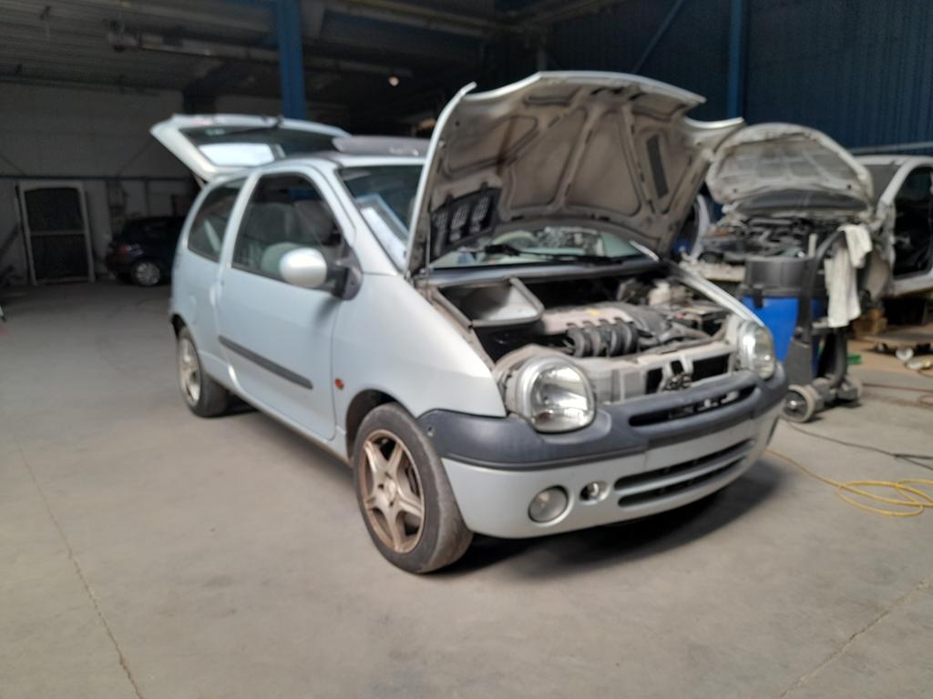 Renault Twingo-serie Hélios 1200 16V 75 pk  //5060 Auvelais, Voorwielaandrijving, 4 zetels, Elektrische ramen, Overige kleuren