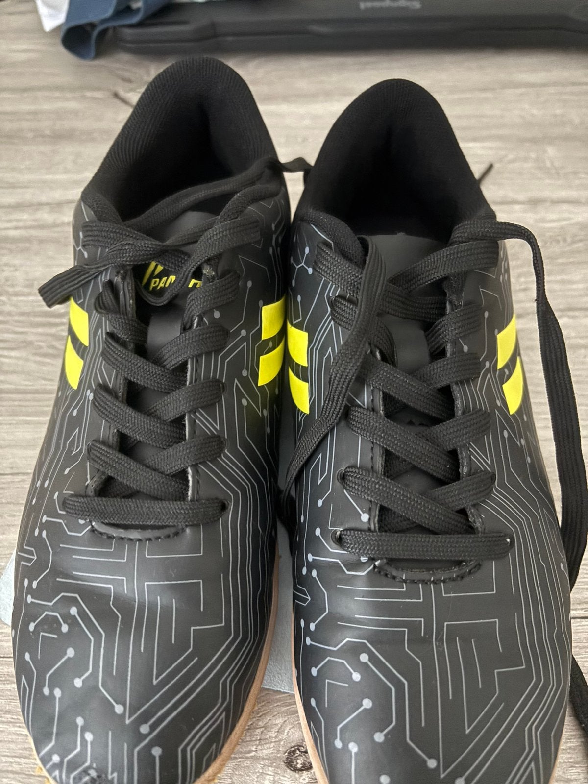 Superbes chaussures de football pour garçons taille 36, Enlèvement ou Envoi, Comme neuf, Chaussures, Taille S