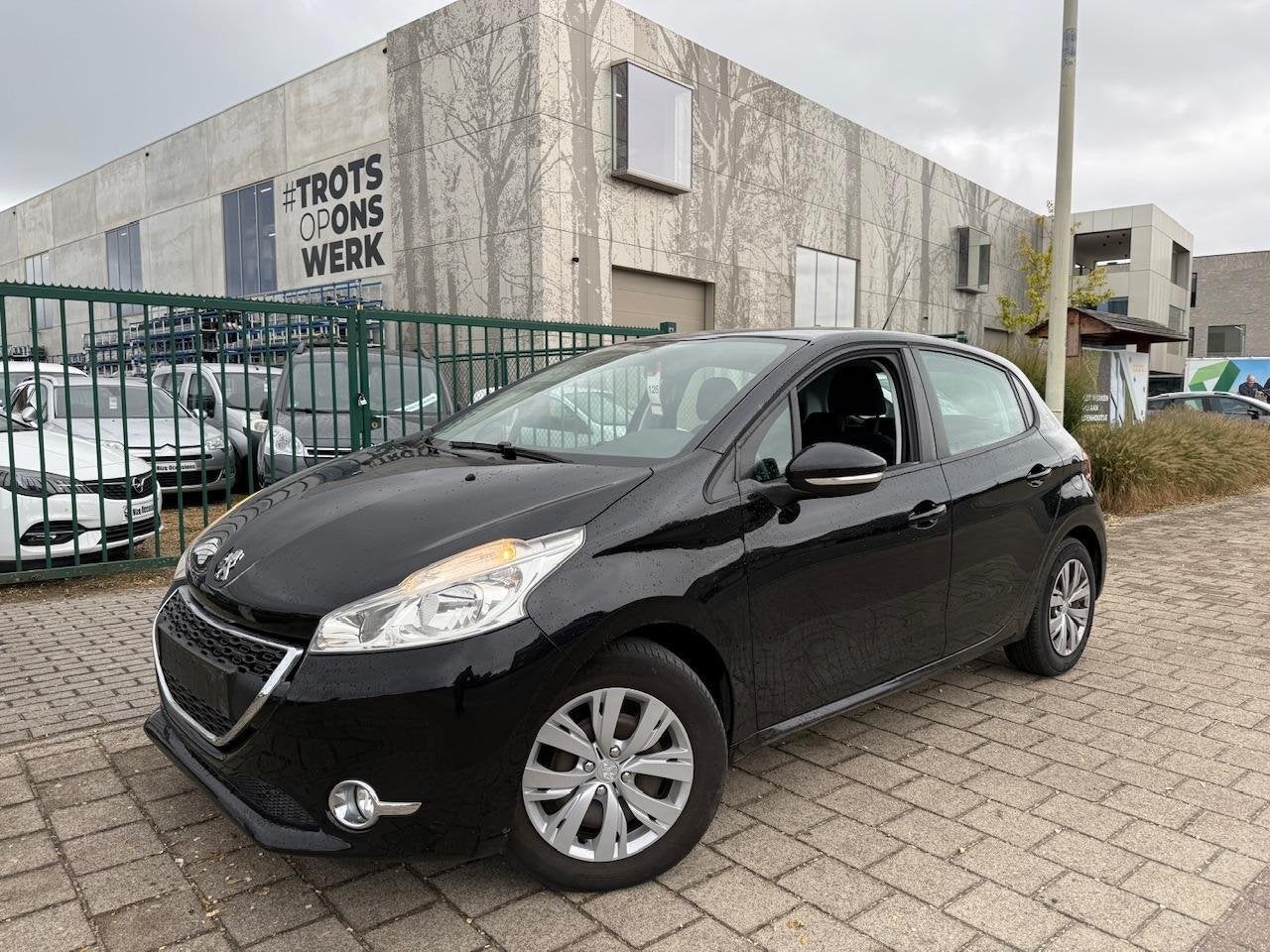 Peugeot 208 1.2 Benzine | 5 deurs | 1 JAAR GARANTIE, Autos, Achat, Entreprise, 5 portes, 5 places