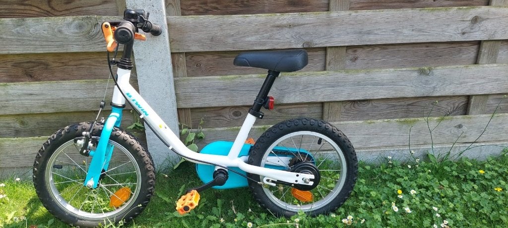 B Twin kinderfiets 14 inch, Arctic 100, Fietsen en Brommers, Ophalen, Zijwieltjes, Velgrem, Btwin Decathlon