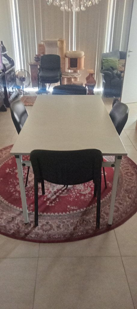 table à manger robuste avec 4 chaises, Maison & Meubles, Tables | Tables à manger, Quatre personnes, 150 à 200 cm, Klassiek, Comme neuf