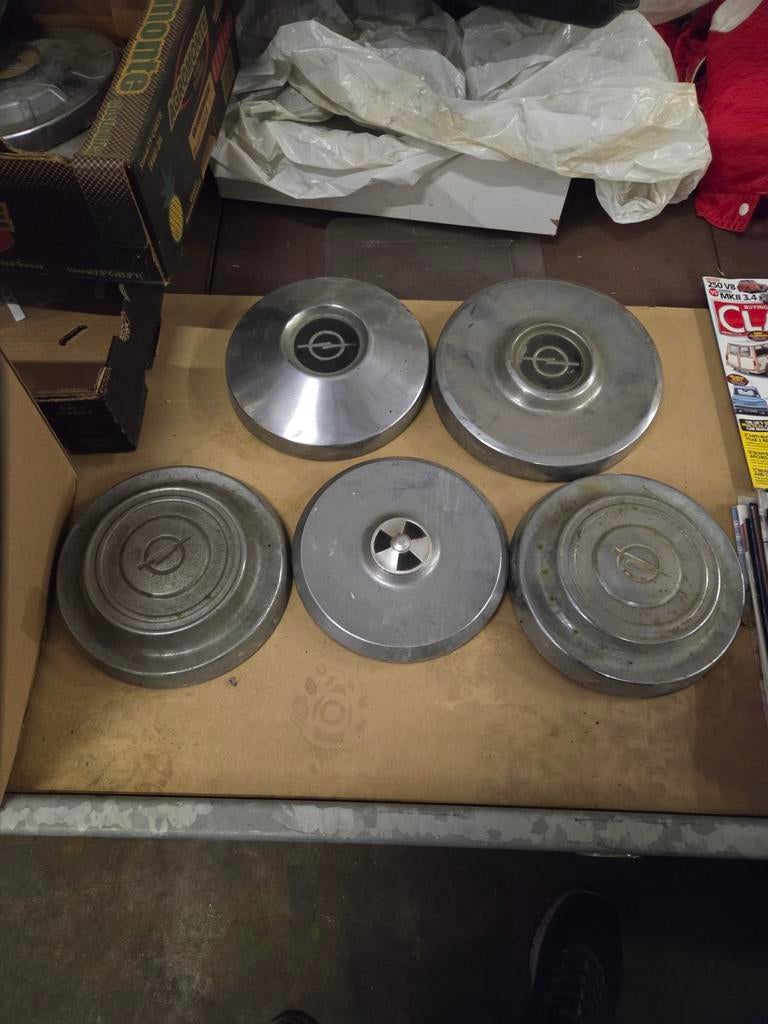 5 enjoliveurs Opel Kadett Rekord Commodore ensemble 35 euros, Enlèvement ou Envoi