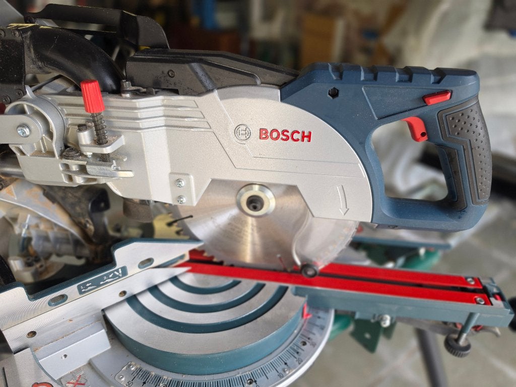 Bosch GCM 8 SJL afkortzaag, Doe-het-zelf en Bouw, Ophalen, 70 mm of meer, Zo goed als nieuw, Afkortzaag