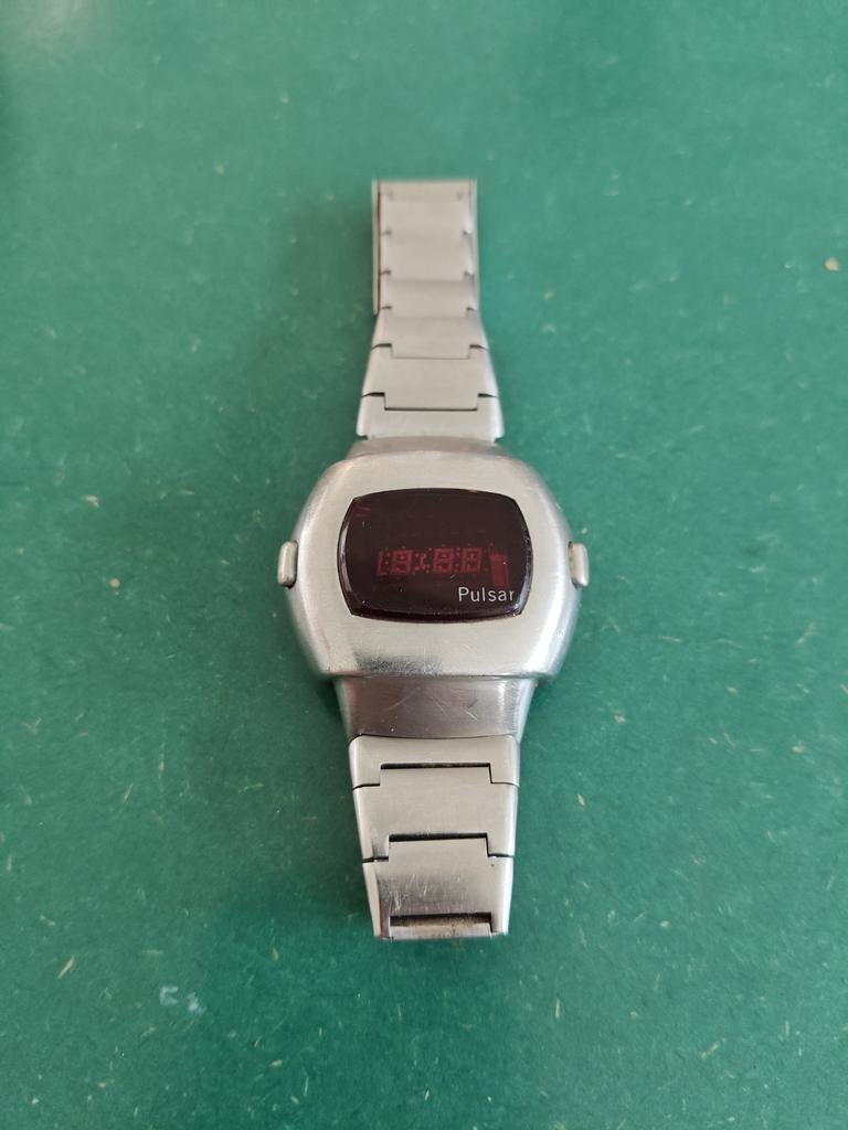 Pulsar vintage horloge 1970, Handtassen en Accessoires, Horloges | Antiek, Overige merken, Staal, Met bandje, Polshorloge