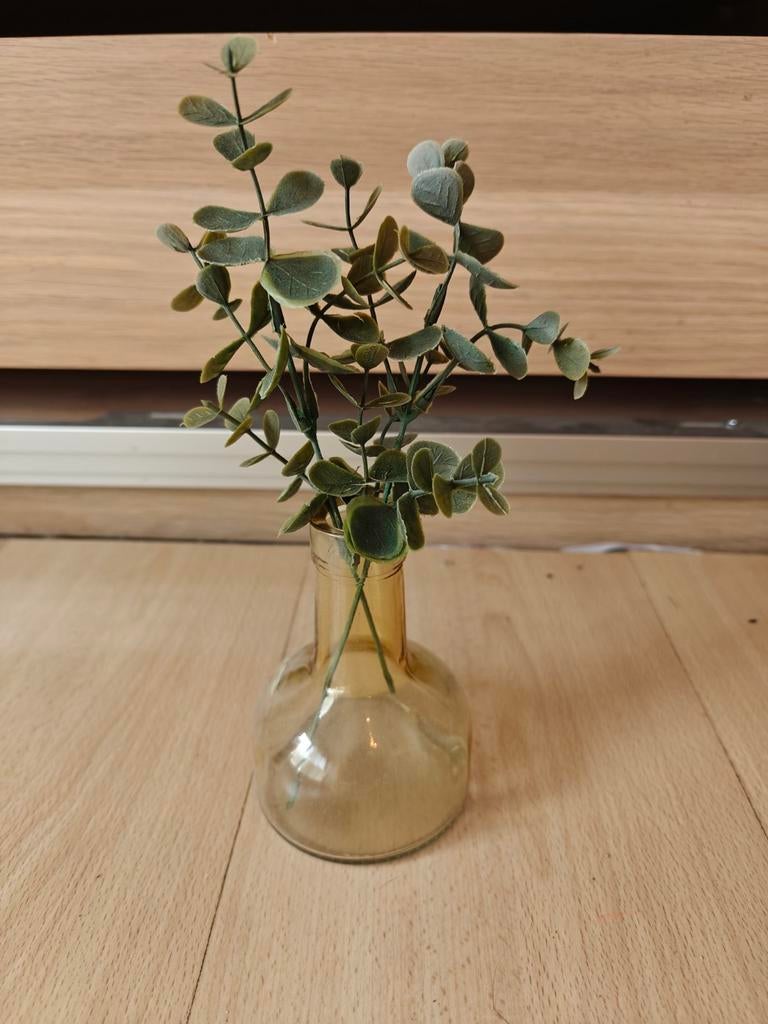 10 kleine vaasjes. Incl. kunstbloemen, Ophalen