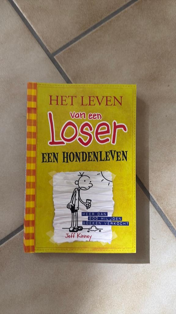 Jeff Kinney - Een hondenleven, Livres, Livres pour enfants | Jeunesse | 10 à 12 ans, Utilisé, Enlèvement