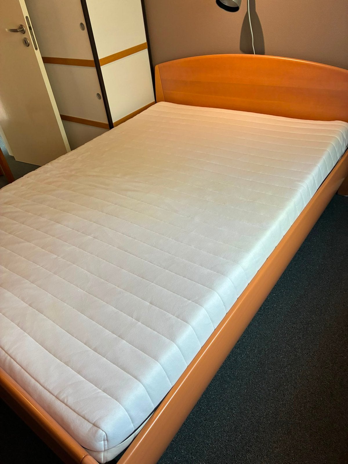 Beukenhouten bed (twijfelaar) + matras, Huis en Inrichting, Ophalen, Gebruikt, 140 cm, Twijfelaar