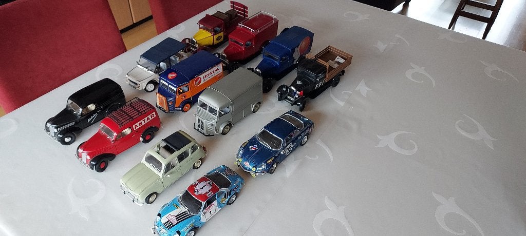 laatste stuks ! miniatuurauto's 1/18, Hobby en Vrije tijd, Ophalen, Zo goed als nieuw, Auto