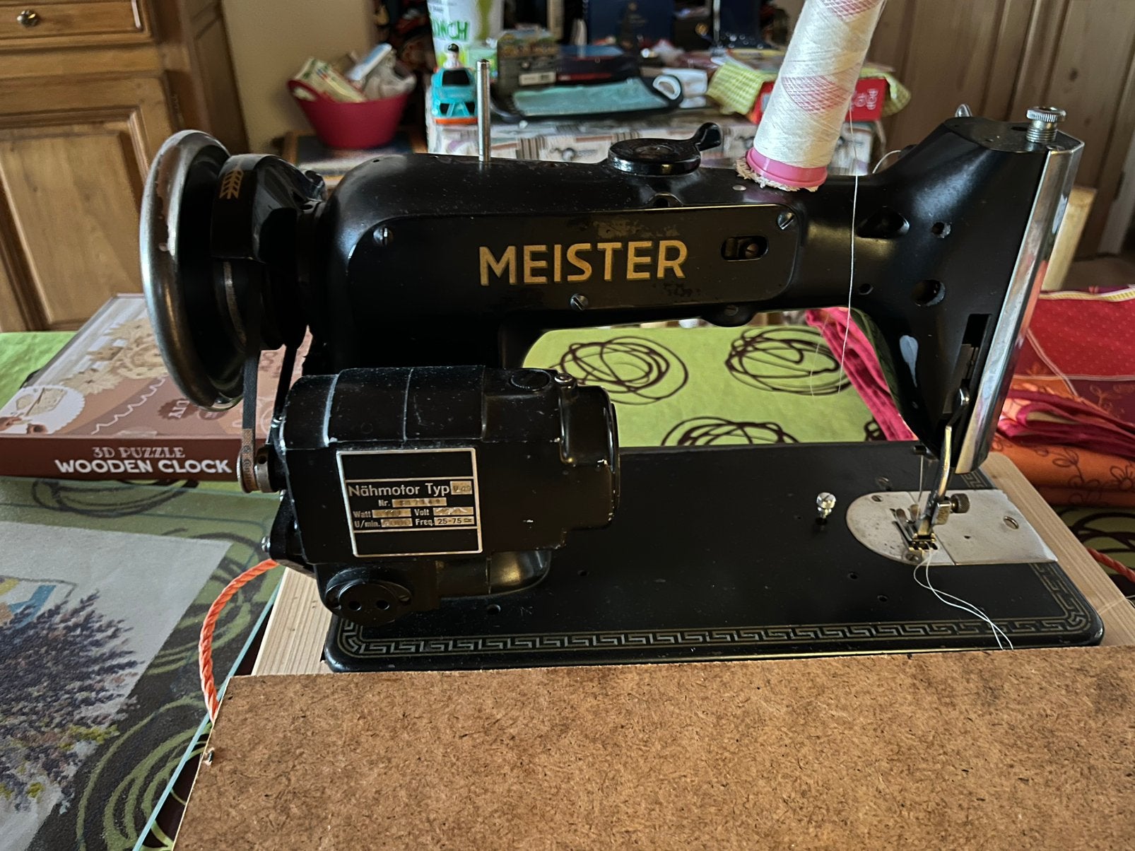 Ancienne machine à coudre Meister, Enlèvement