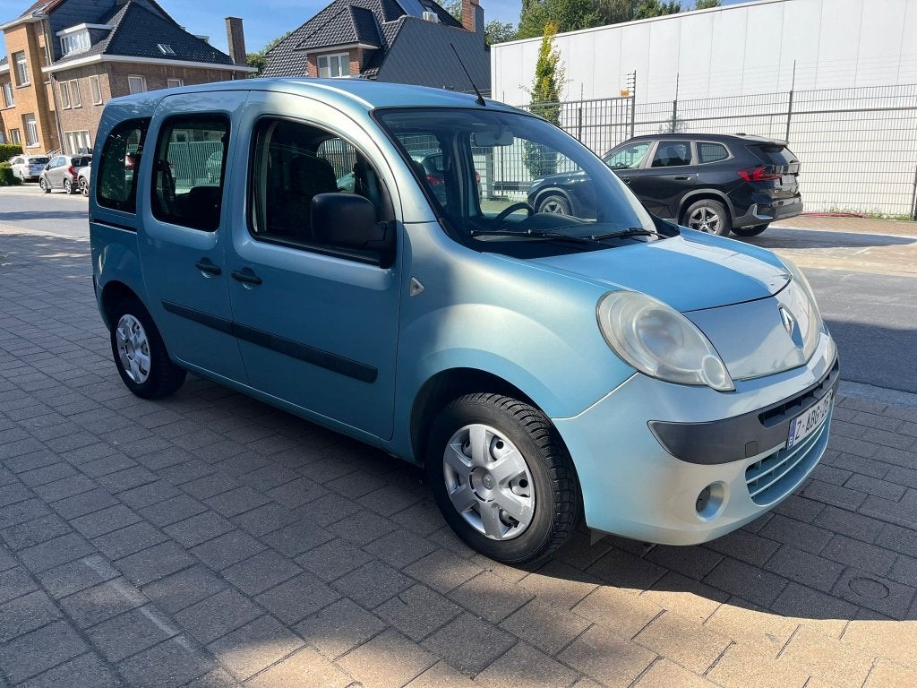 Renault Kangoo  1.6i Dynamique, Euro 5, 4 portes, Entreprise, https://public.car-pass.be/vhr/1acbd2d2-2e85-4ace-9c51-8f7b4ed5238a