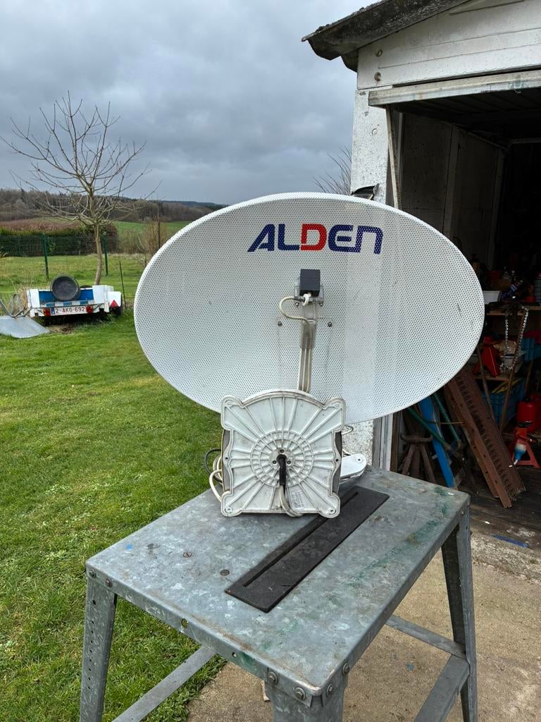 Alden car + tv Alden parabolische antenne, Ophalen, Zo goed als nieuw, (Schotel)antenne
