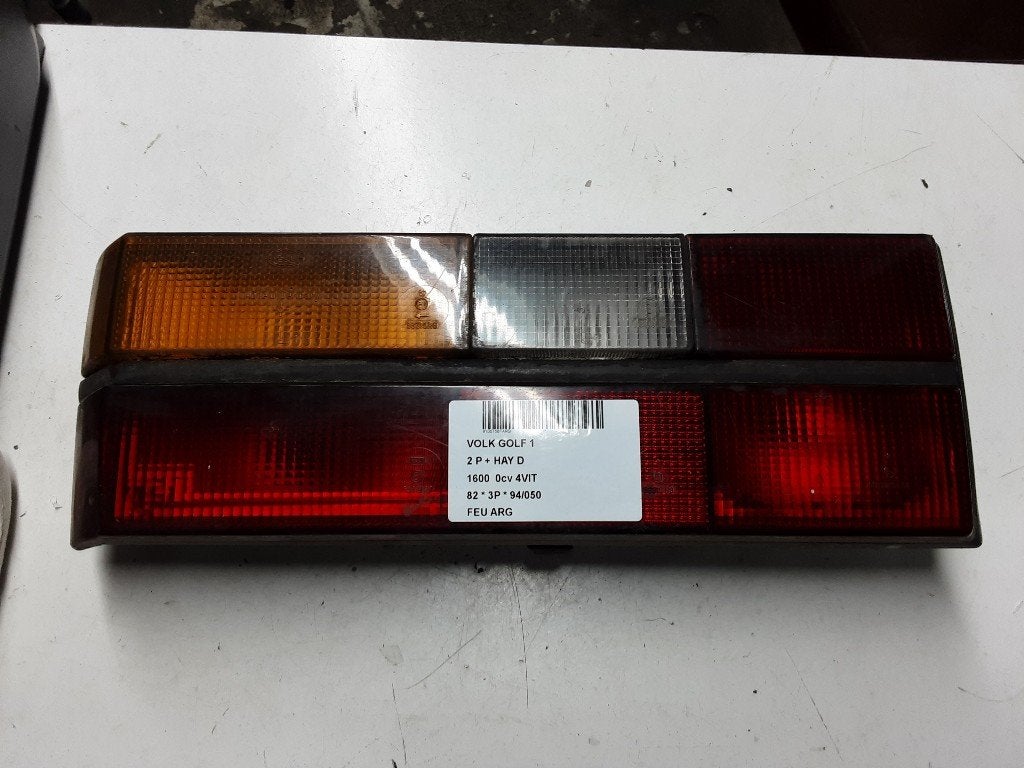 ACHTERLICHT LINKS Volkswagen Golf I (17) (171945111AD), Gebruikt, Volkswagen, Mevr. I. Hauben, Rue de l'Espoir 34 34
4030  GRIVEGNÉE, BE