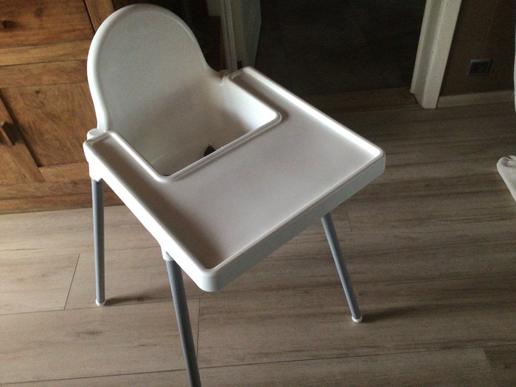 Ikea babystoeltje met tafelblad en riempjes, Kinderen en Baby's, Ophalen, Gebruikt, Overige typen, Gordel(s)