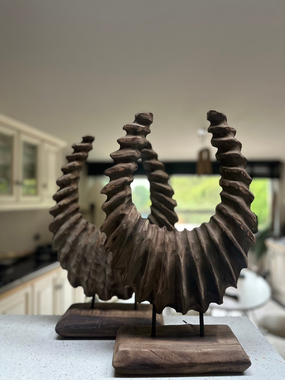 Lot de 2 sculptures décoratives en bois, Enlèvement, Comme neuf, Bois, Moderne
