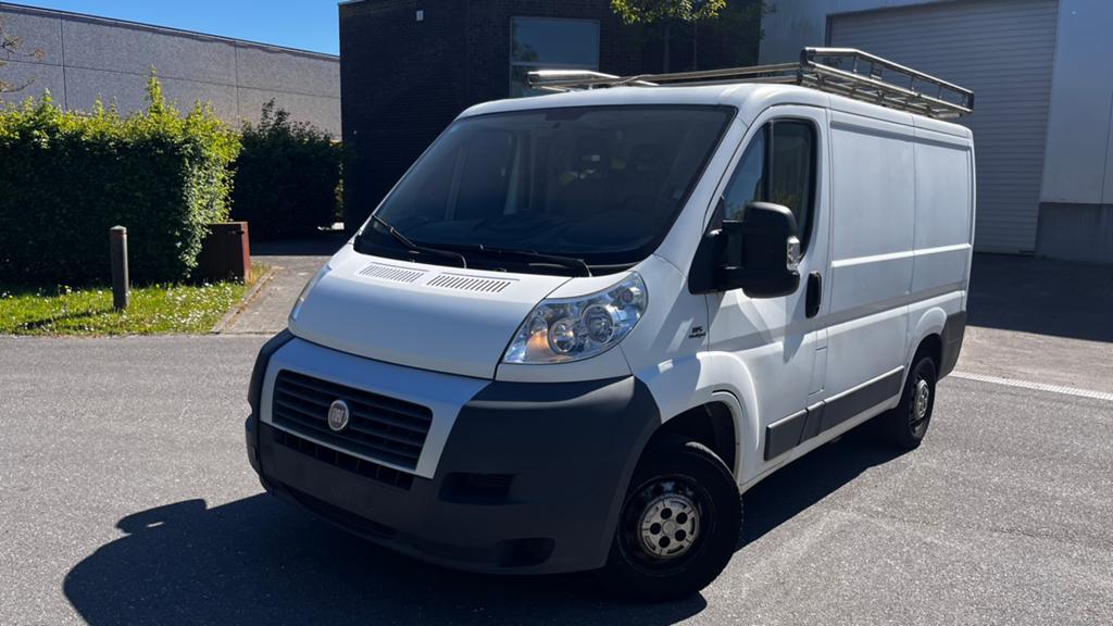 Fiat Ducato 2.0JTD L1H1 met portebagage + Airco, Auto's, Voorwielaandrijving, Euro 5, 1956 cc, Zwart