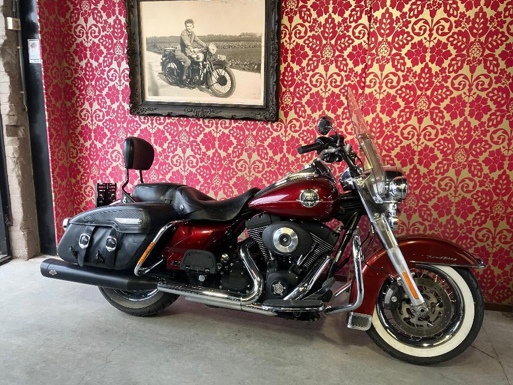 Harley Davidson road king classic 2010 33000 km met garantie, Motoren, 2 cilinders, 1600 cc, Bedrijf, Meer dan 35 kW