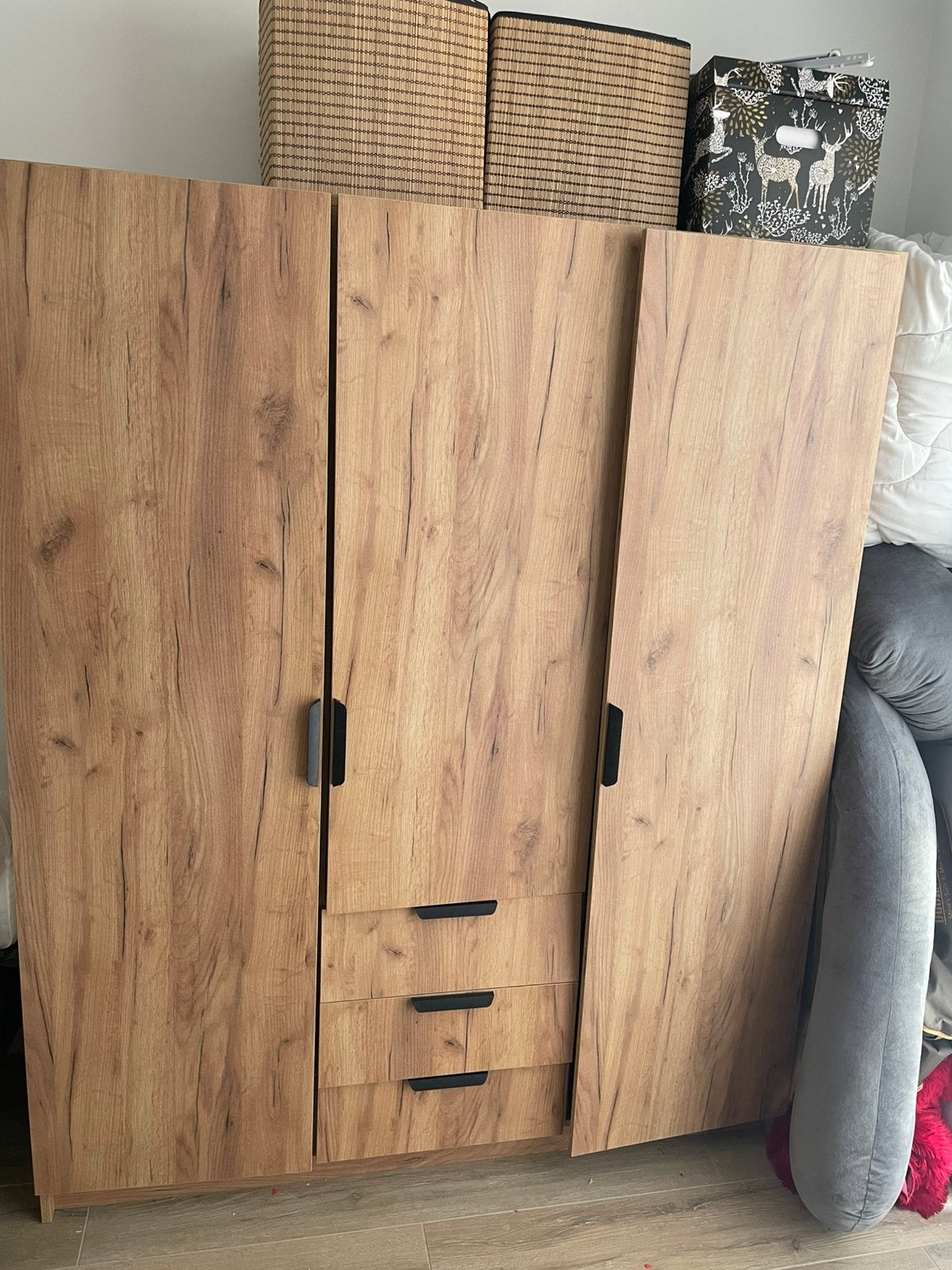 Armoire Jysk Jenslev, Deco fineer, wild naturel eiken kleur, Comme neuf, 100 à 150 cm, Avec tiroir(s)