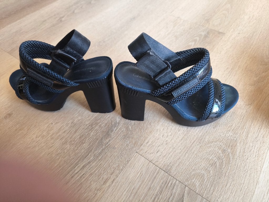 Lot de chaussures très très bonne état, Enlèvement, Comme neuf