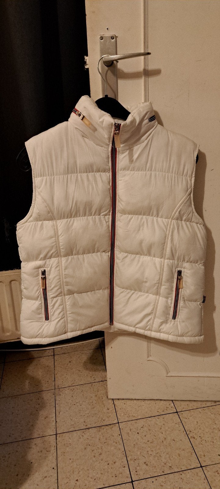 Rode en witte jas zonder mouwen (dik), Kleding | Dames, Overige kleuren, Maat 46/48 (XL) of groter, Ophalen of Verzenden, Zo goed als nieuw