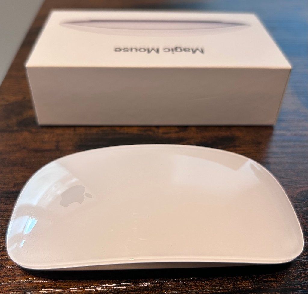 Apple Magic Mouse (blanche) | Comme neuf | Boîte ouverte, Neuf, Souris, Enlèvement ou Envoi, Apple