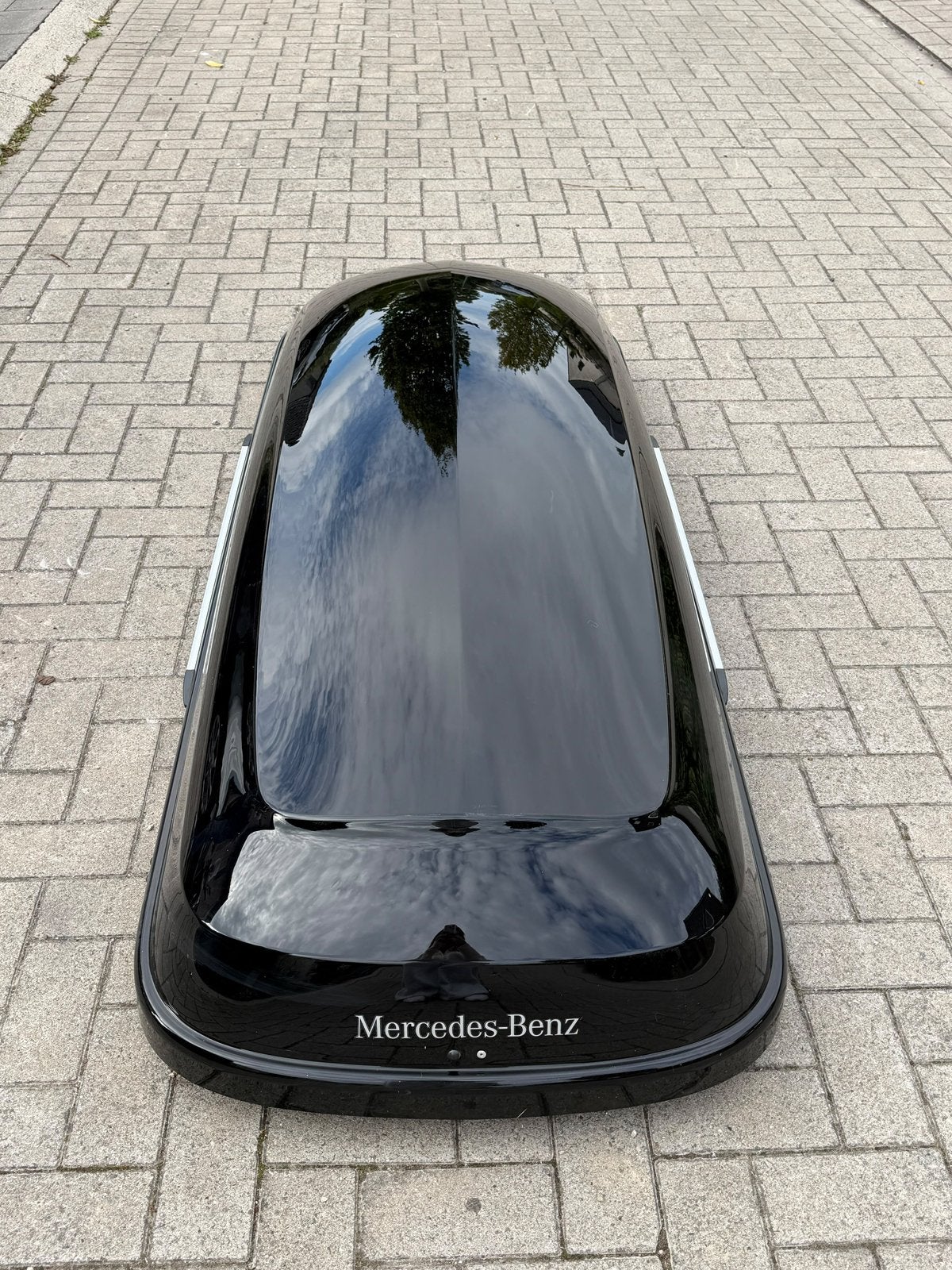 Mercedes grootste dakkoffer, Ophalen, Zo goed als nieuw