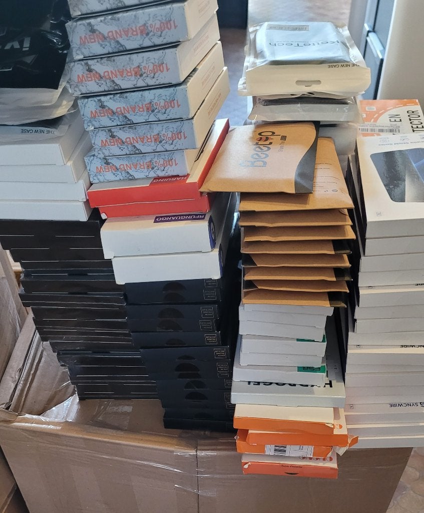 Lot +-200 coques et verres trempés (iPhone / Samsung), Ophalen of Verzenden, Nieuw, Bescherming, Samsung