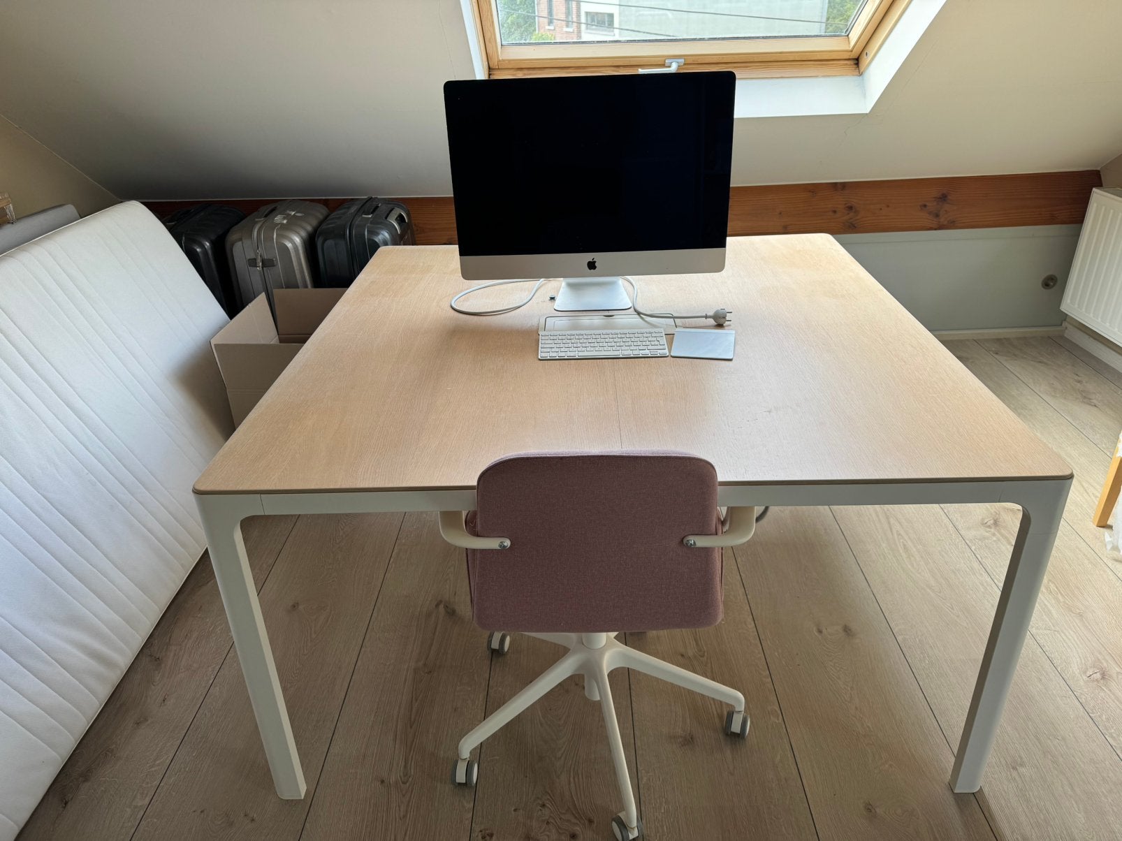 Table de travail 140x140cm, Maison & Meubles, Enlèvement, Utilisé, IKEA, Blanc