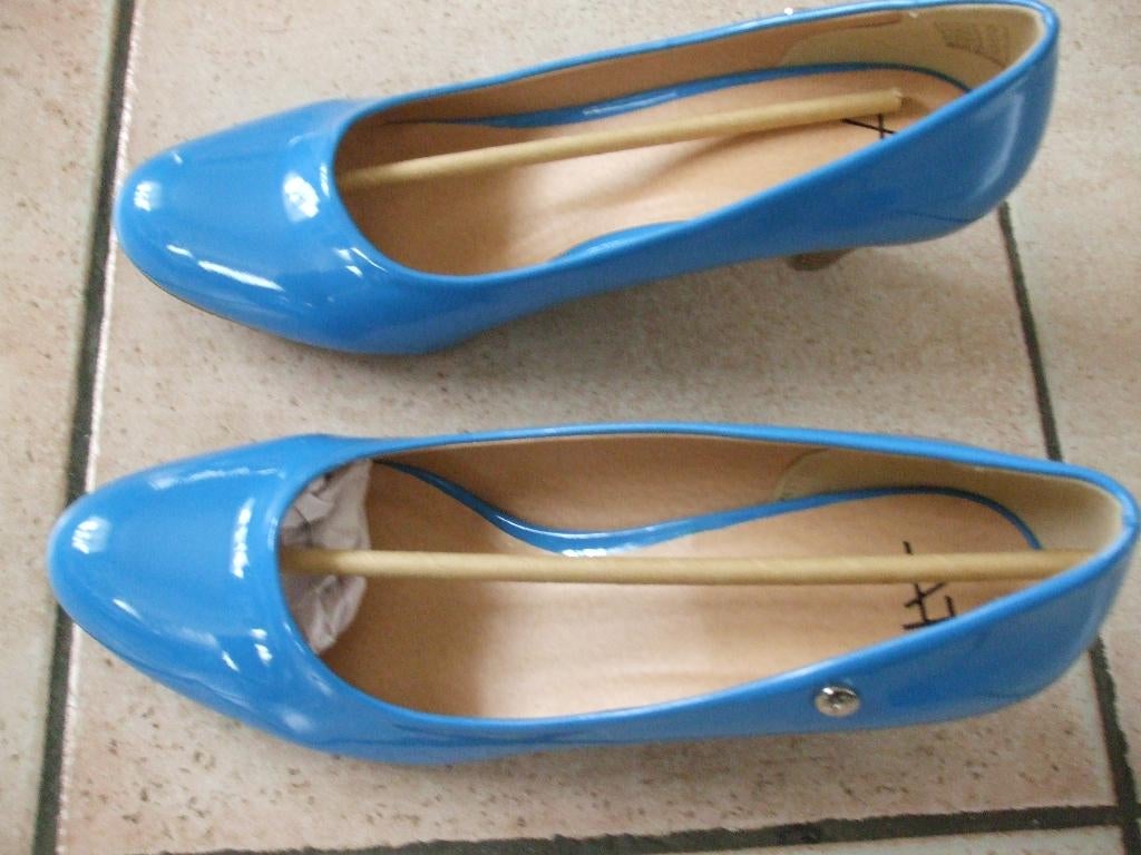 Hemelsblauwe pumps, Ophalen of Verzenden, Pumps