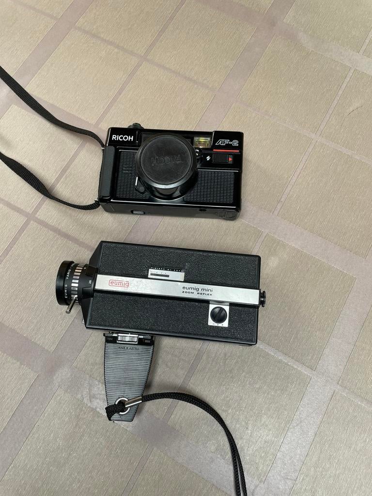 Oude filmcamera(Eumig mini) en oud fototoestel., Enlèvement ou Envoi, 1940 à 1960, Caméra