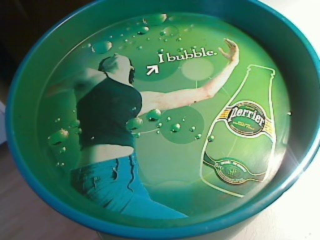 Metalen dienblad „PERRIER”, Ophalen of Verzenden, Zo goed als nieuw, Overige typen
