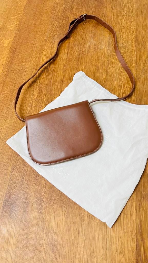 Mooie bruin mini handtasje van  COS, Handtassen en Accessoires, Overige merken, Bruin, Ophalen of Verzenden, Zo goed als nieuw